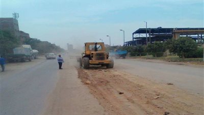 صور| حى التبين يواصل الإجراءات الإصلاحية بعدد من الشوارع 