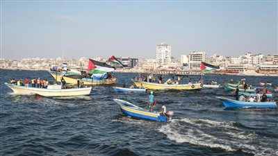 انطلاق المسيرة البحرية على شاطئ بحر غزة 