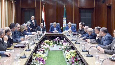 رئيس الوزراء يشيد بإسهامات أبناء الدقهلية في المجتمع المدني