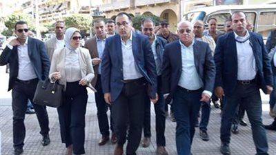 محافظ بورسعيد لرئيس الوزراء :  أقسام جديدة بالمستشفى للعمليات الكبرى وتوفير ٢٥ جهاز للغسيل الكلوي 