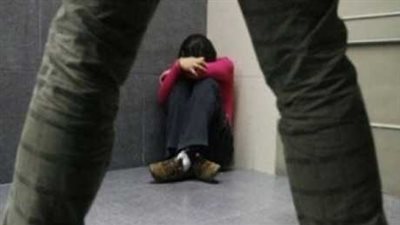 الدهن في العتاقي .. داعية يحذر من جلوس الزوجة مع حماها لهذا السبب!