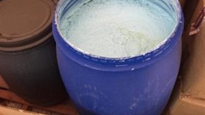 ضبط أكثر من 3 آلاف عبوة مستحضرات تجميل غير صالحة للاستخدام الآدمي