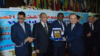 وزير الزراعة : 800 مليون شخص يعانون من الجوع سنويا