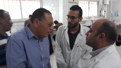 صور.. محافظ الشرقية يفاجئ مستشفى الحسينية المركزي