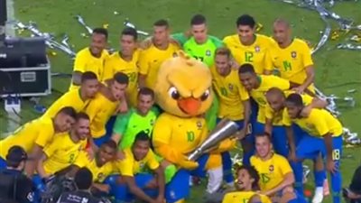 فيديو..البرازيل تهزم الأرجنتين بهدف قاتل وتتوج بـ سوبر كلاسيكو 