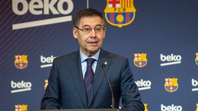 برشلونة يكشف حقيقة التعاقد مع مدافع في يناير