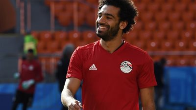 طلعت يوسف: وضعنا محمد صلاح في كورنر مليء بضغوط لا يتحملها بشر 