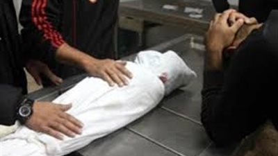 مصرع طفل تحت عجلات سيارة والده في سوهاج