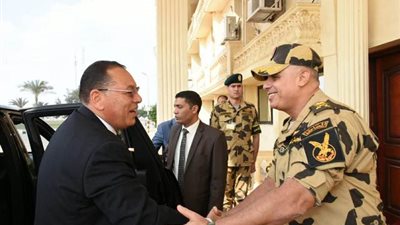 صور.. محافظ الشرقية يهنئ قائد وحدات الصاعقة بالذكرى الـ45 لانتصارات أكتوبر