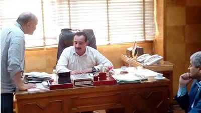 رئيس مدينة المحلة يدرس طريقة التخلص من النفايات الطبية الخطرة 