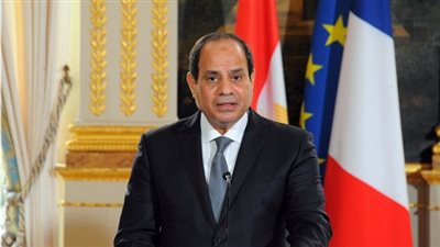 عاجل.. الرئيس عبدالفتاح السيسى يقف دقيقة حداد على أرواح ضحايا انفجار جزيرة القرم 