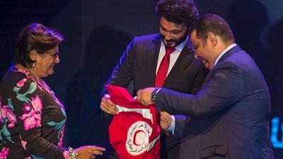 السبت| خالد النبوي يطلق أكبر حملة للتبرع بالدم برعاية الهلال الأحمر