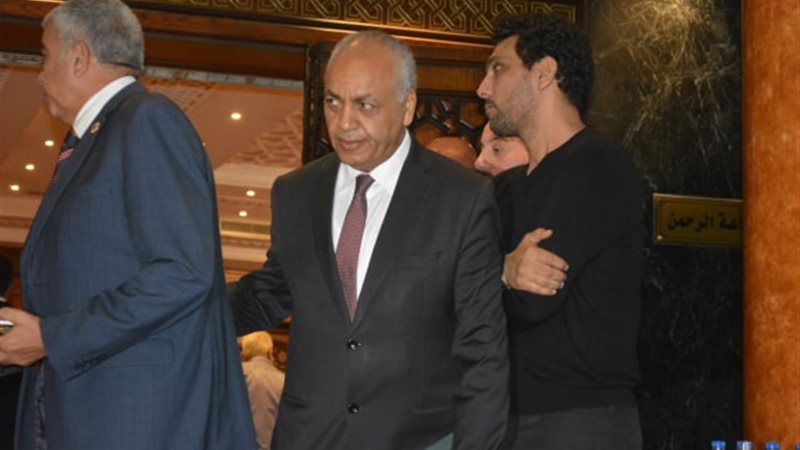 مصطفى بكرى 