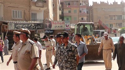 صور.. تنفيذ قرار إزالة لـ52 حالة تعدِ على أراضي أملاك نهر النيل في القليوبية