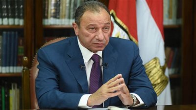الأهلي يؤجل الكشف عن راعي الملابس بفرمان من محمود الخطيب