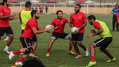 تقسيمة قوية للاعبي الأهلي في المران الصباحي