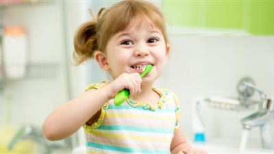 فيديوجراف| 4 نصائح للعناية بأسنان طفلك 