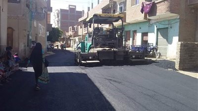محافظ سوهاج يشدد على استمرار صيانة الطرق بمدن ومراكز المحافظة