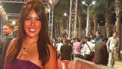 صورة | نرمين ماهر تغازل نجوم مسرح مصر