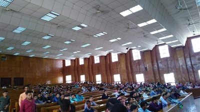 الغضب يجتاح طلاب تجارة بنى سويف تجاه أحد ٲساتذة الكلية.. واتحاد الطلبة: هناك إجراءات ضده
