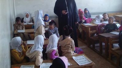 مدير منطقة سوهاج الأزهرية يتفقد معهد الخزندارية 