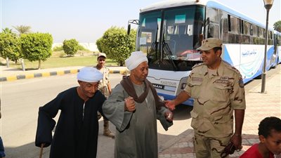 صور.. جمعية المحاربين القدماء تنظم رحلة لأسر الشهداء إلي مصنع الألومنيوم