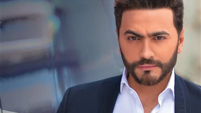 بعد اتهامه بتزييف مرضه.. تامر حسني يرد على مهاجميه بذكاء 