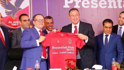 الكبير كبير..  3 مشاهد تؤكد أن الأهلي يتعامل باحترافية في إدارة أزماته 