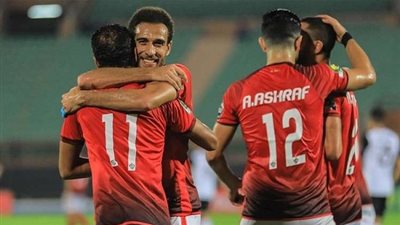 الأهلي يؤدي مرانه الأول على ملعب 8 مايو