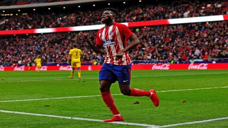 توماس بارتي نجم وسط