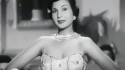 صورة نادرة لنعيمة عاكف ونجلها الوحيد