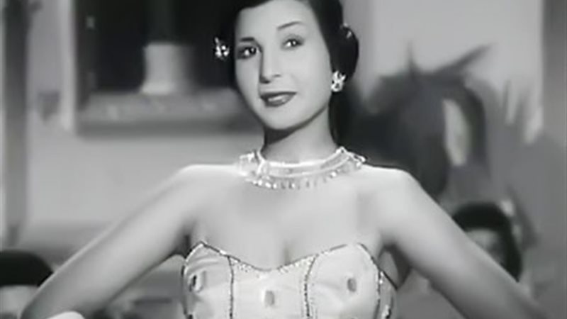 الفنانة نعيمه عاكف