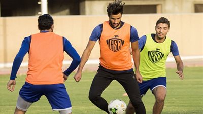 لاعبو الأهلي الغائبون عن مواجهة وفاق سطيف يتدربون في التتش بمشاركة إكرامي وشوبير