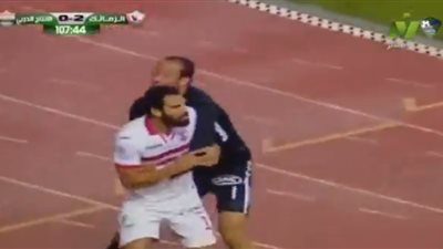 محمود عبدالعزيز منفعلا: 