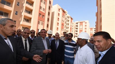 صور.. محافظ البحيرة يتفقد عدد من المشروعات الخدمية بكفر الدوار