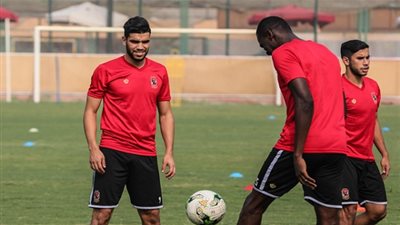 طبيب الأهلي يتحدث عن إصابة وليد أزارو