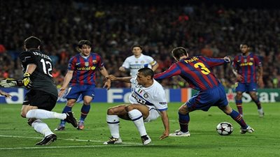 قبل موقعة الكامب نو.. 9 أرقام من تاريخ مواجهات برشلونة وانتر بدوري الأبطال