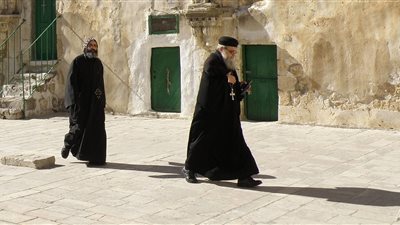 في 3 محاور .. تفاصيل أزمة دير السلطان واعتداء إسرائيل على الرهبان