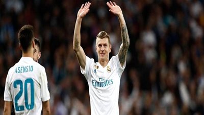توني كروس يدافع عن مدرب ريال مدريد