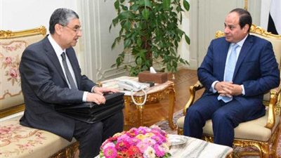 السيسي لوزير الكهرباء: أنت لواء مش دكتور بمجهودك 