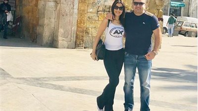 إدوارد يغازل زوجته على طريقته الخاصة .. ماذا قال لها ؟