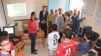 محافظ بني سويف يبدي استياءه من مدرسة الفشن الإعدادية والسبب!