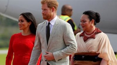 الحمل يعمل اكتر من كده!! فستان ميجان ماركل يشعل السوشيال ميديا والسبب 