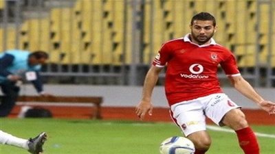 مشادة بين نجمي الأهلي في التدريب.. اعرف السبب