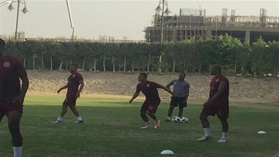 صور.. سيراميكا كليوباترا يختتم تدريباته استعدادا للترسانة بمران خفيف