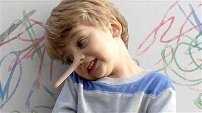 ابنك بيخلص مصالحه بالكذب.. فتشي عن أخطائك