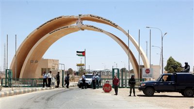 عاجل .. الأردن يغلق منفذ الكرامة الحدودي مع العراق لسوء الأحوال الجوية