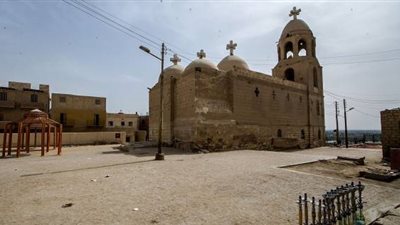 رئيس دير العذراء في أسيوط يستقبل لجنة المرأة بحزب الوفد