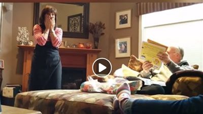أحلى مفاجأة دي ولا أيه.. لن تصدق رد فعل رجل علم بحمل ابنته !