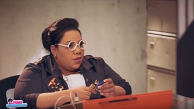 فيديو.. طفلة بتتريق علي الفنانة شيماء سيف